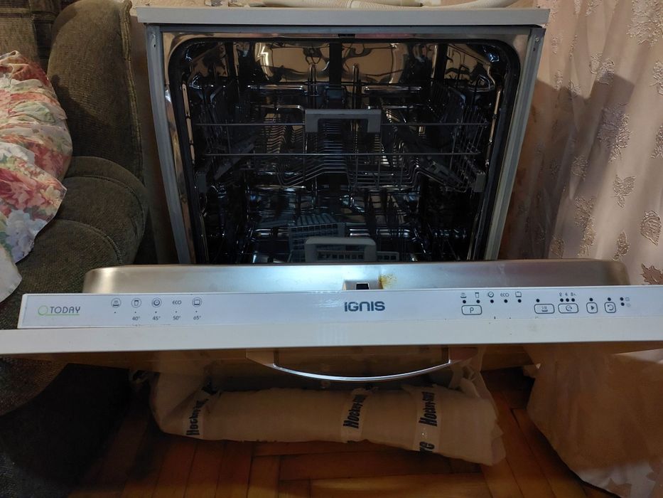 Продам посудомоечную машину ignis