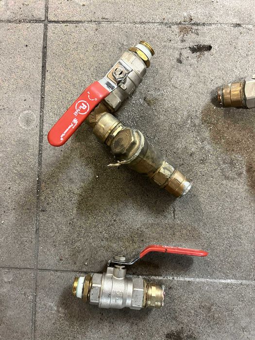 Zawory kulowe używane