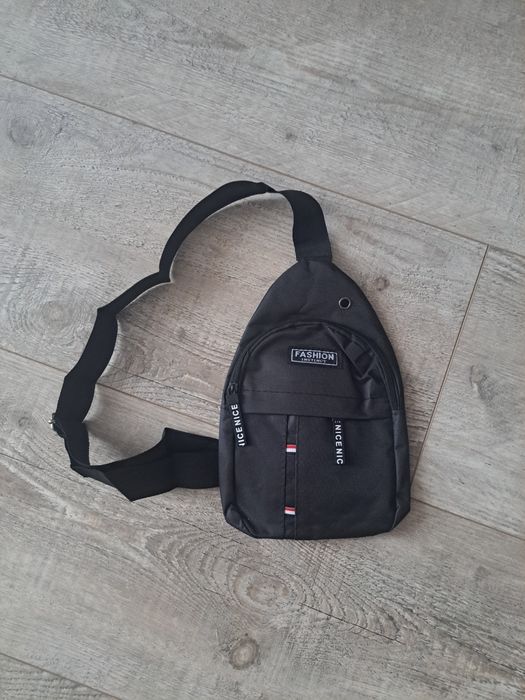 Torebka/ saszetka przez ramie/ nerka męska - czarna