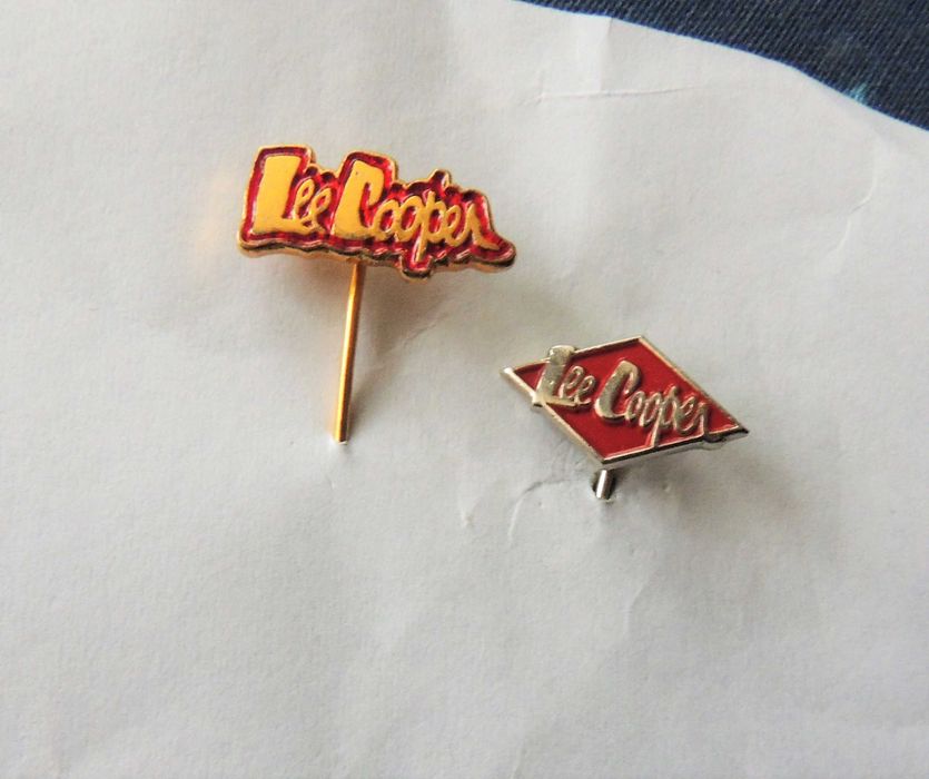 komplet odznak Lee Cooper emalia