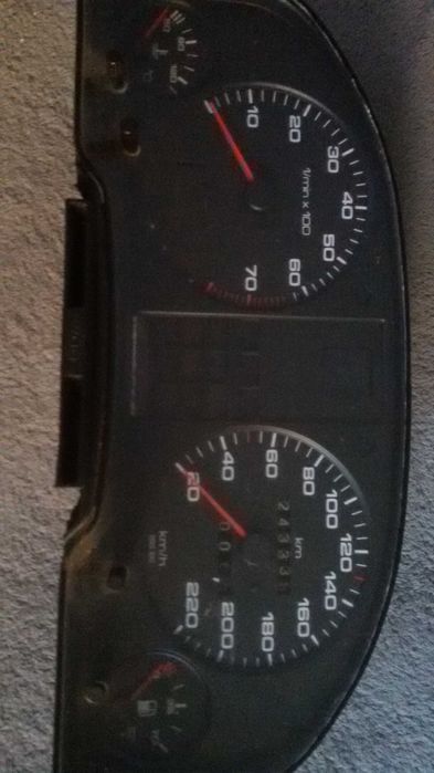 Licznik Audi 80B3 1.8 2.0 benzyna
