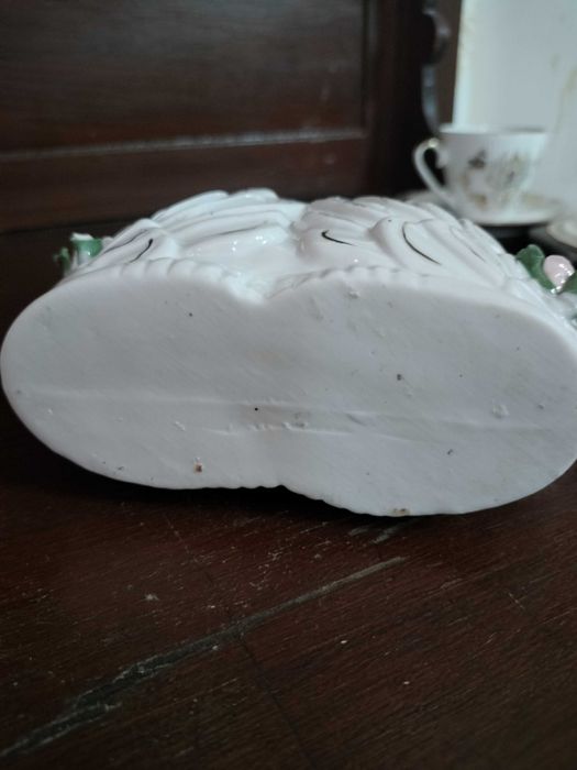 Porcelanowa figurka łabędzi