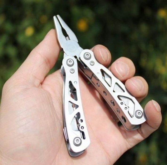 Ferramenta Multiusos mini 15 em 1 de cor prateada - Nova