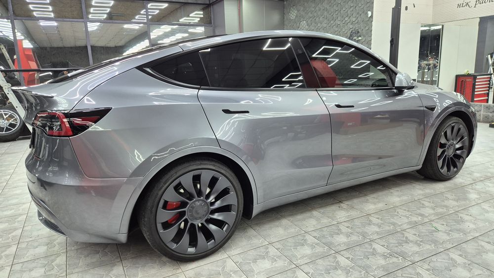 Tesla  Y  performance
