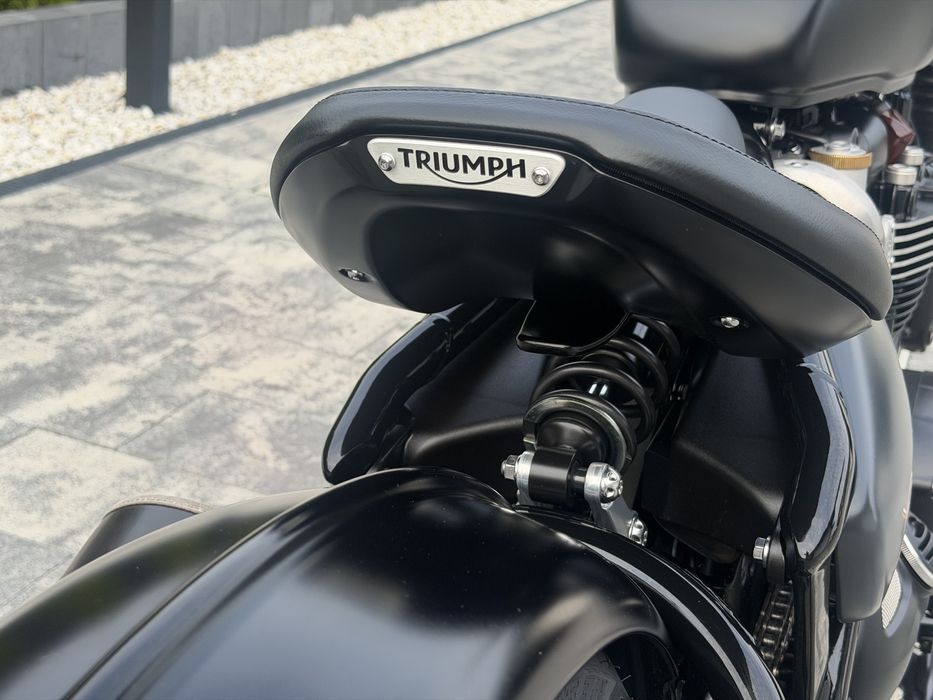 triumph bonneville bobber 1200