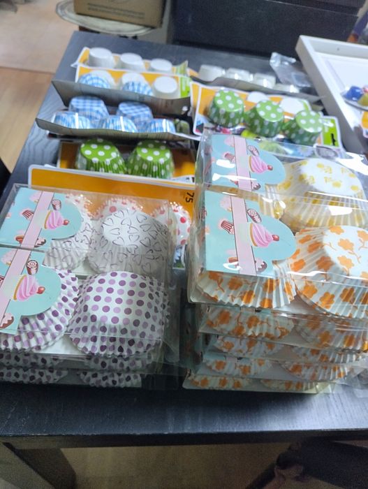 49 conjuntos de formas de papel para cupcakes / muffins