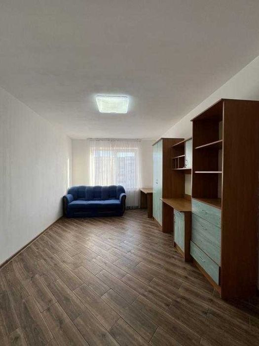 1но кімнатна з ремонтом на Леонтовича