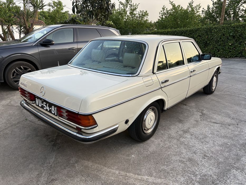Mercedes W123 230E 1984