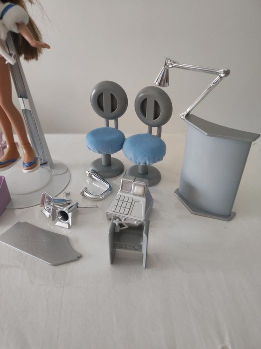 Bratz Fianna c/ acessórios - Salão Bratz Stylin' Salon 'N' Spa (2003)