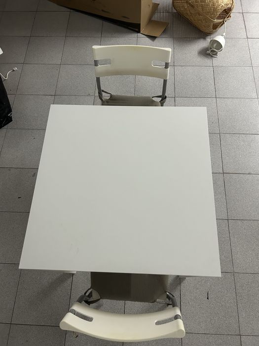 Mesa Cozinha IKEA VIHALS c/ 2 Cadeiras