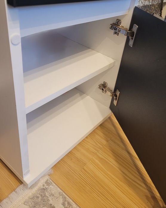 Biurko biało czarne - jak nowe