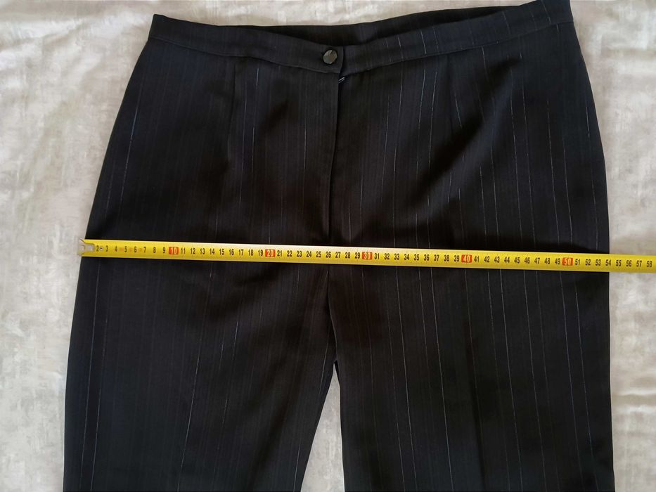 Nowe Spodnie damskie czarne z materiału. Nowe. XL.