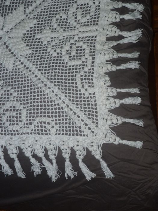 Colcha de renda nunca usada, antiga e feita à mão, cama de casal
