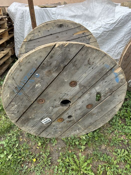 Bęben kablowy drewniany / Szpula drewniana – idealna na stolik DIY, ogród