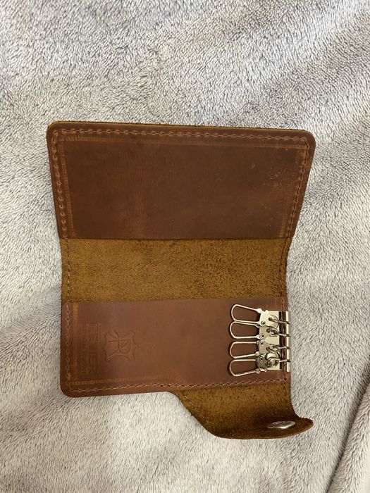 Шкіряна ключниця з відділами для карток, нова