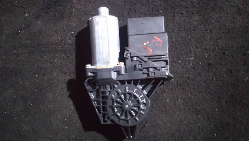 Motor Do Elevador Porta T.D Volkswagen Passat Variant (3B5)