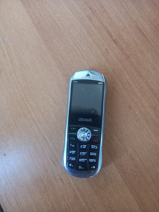 Продам мині телефон lexand
