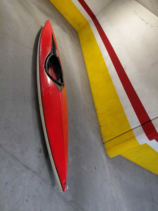 Kayak em fibra + pagaia.