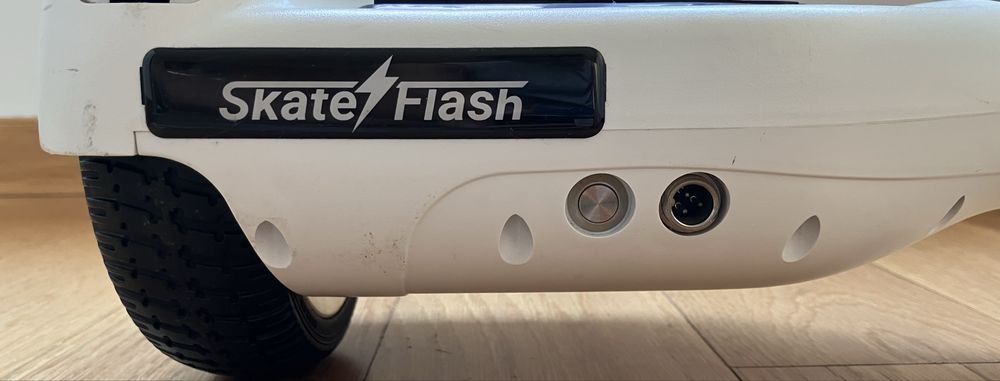 Hoverboard in semi-new condition, fully functional64173572406915124