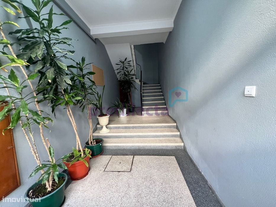 REF4149 - T2 Faria Guimarães, Porto