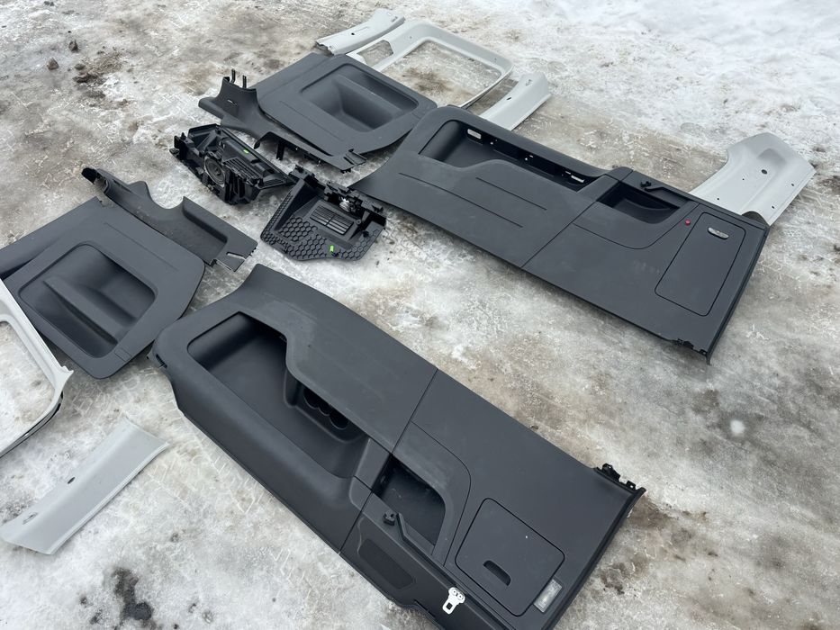 Салон Кадді максі Caddy Maxi 2015- пластик салону.