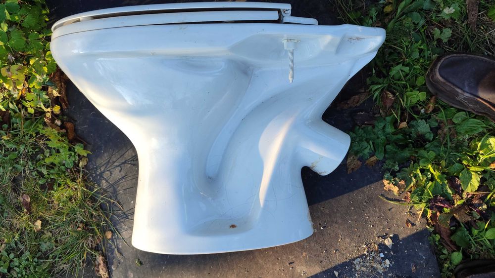 Унітаз. Кераміка