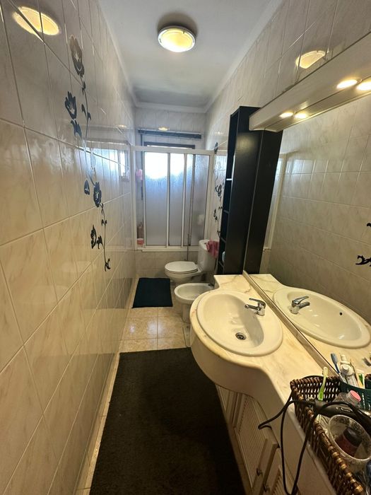 Alugo quarto com suit  na Maia priximo do metro, Forúm Maia