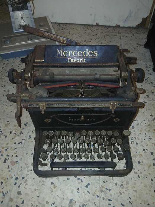 Antiga Maquina de escrever - Mercedes - Zella-Mehlis