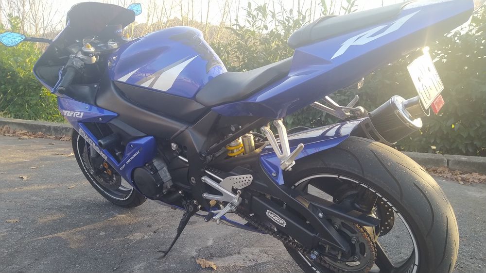 Yamaha R1 de injeção