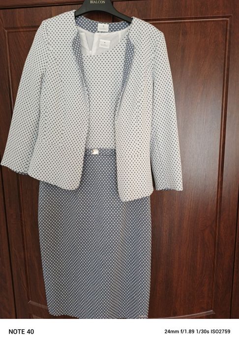 Sprzedam sukienkę z narzutka