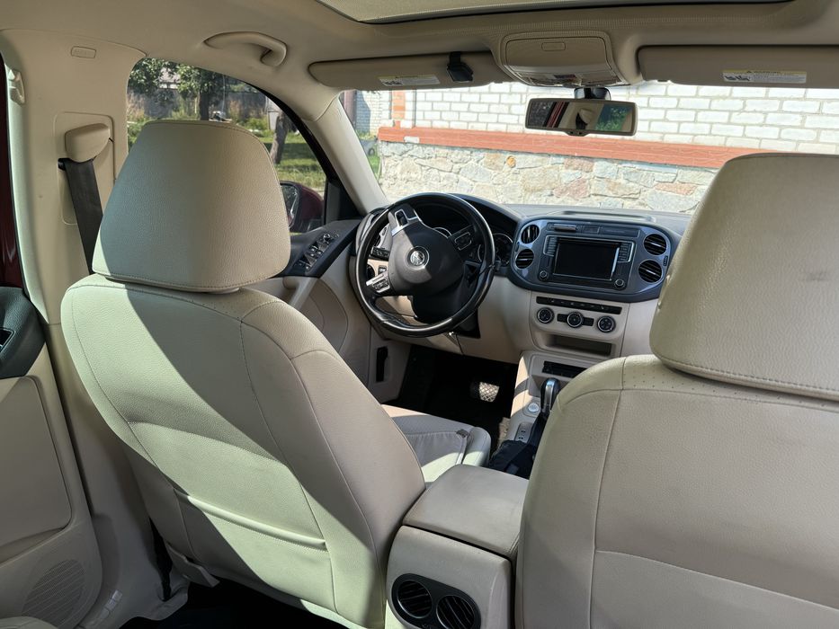 Volkswagen Tiguan 2016 VIN WVGAV7AX0GW058588 фото оголошення 12 з 15