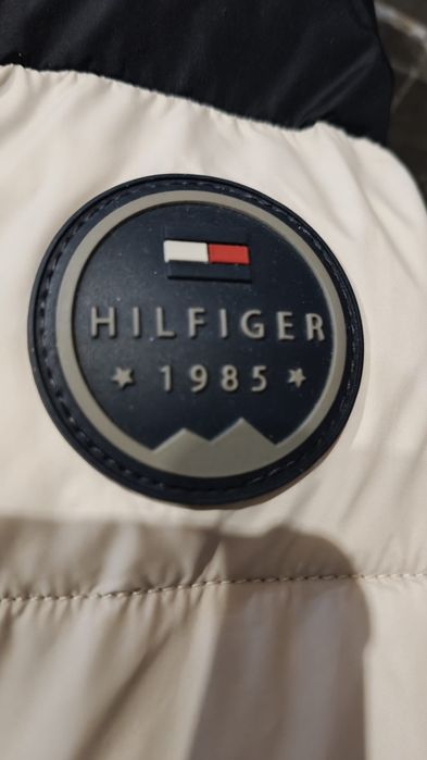 Kurtka zimowa Tommy Hilfiger rozmiar XL kurtka jest bardzo dobrym stan