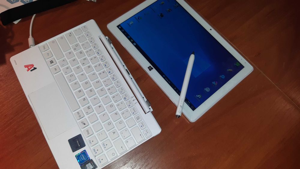 Laptop Oliver Book A1 - Dotykowy Ekran + Odczepiana Klawiatura StanBDB