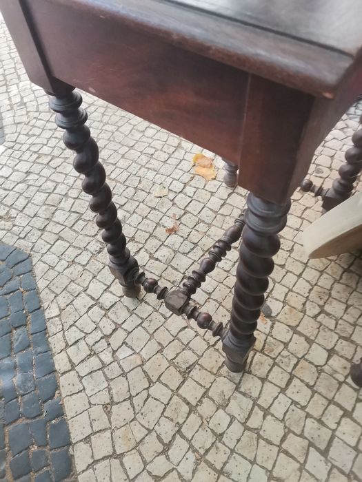 2 mesas de cabeceira