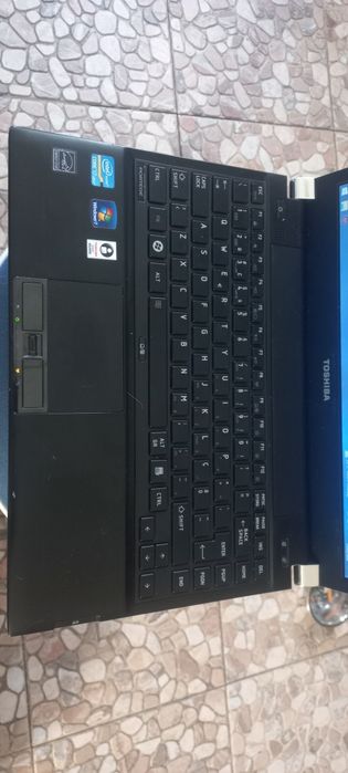 Toshiba R830-1DT  i7
