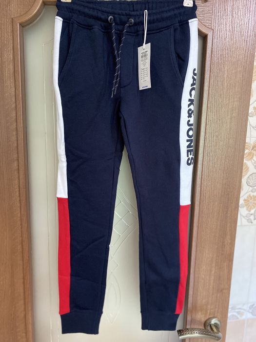 Одяг спортивный J&J