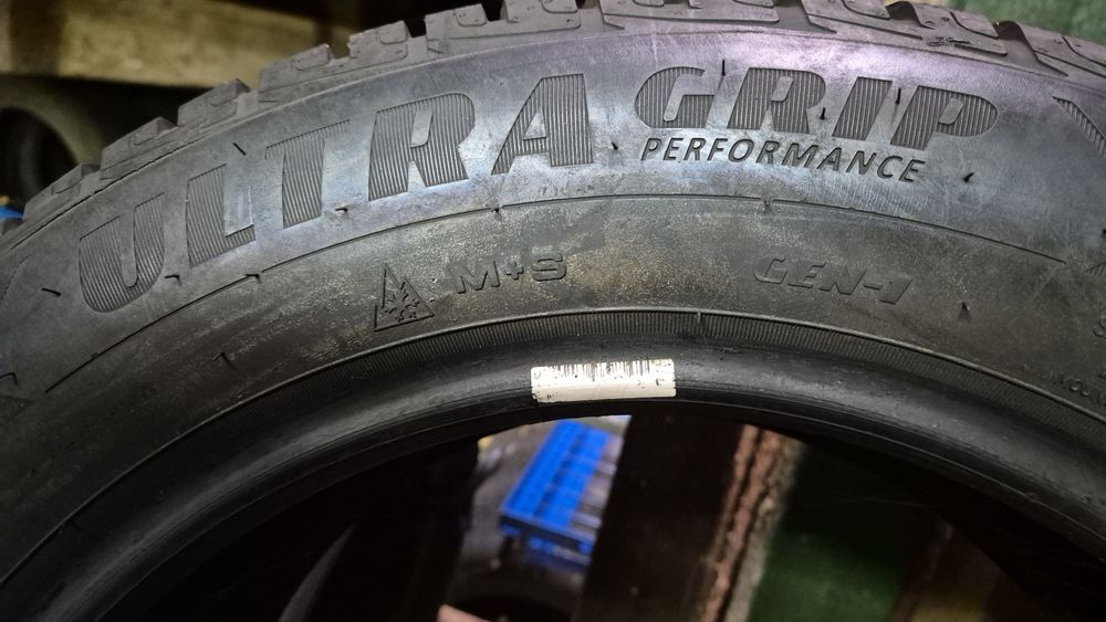 GoodYear Ultra Grip Performance 215/60/16
