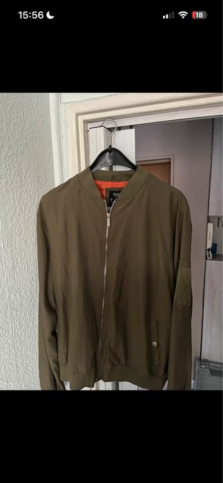 Kurtka bomberka Bershka