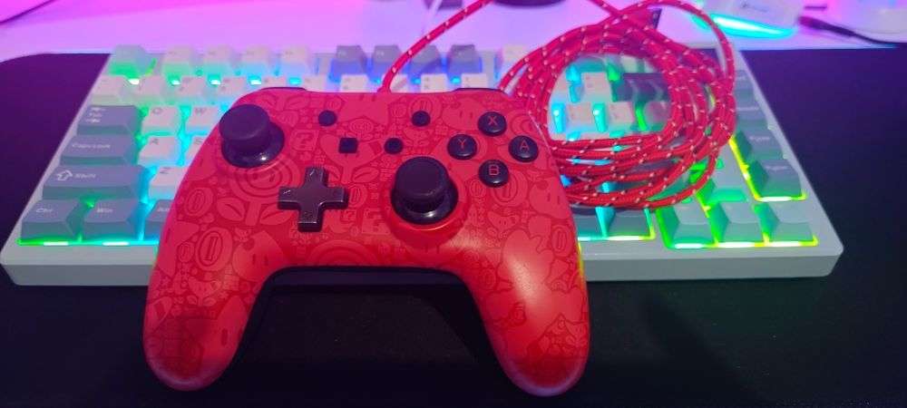 Comando PowerA Wired Controller Plus para Nintendo Switch, edición Super Mario.
Controle Super Mario Edition para Nintendo Switch
