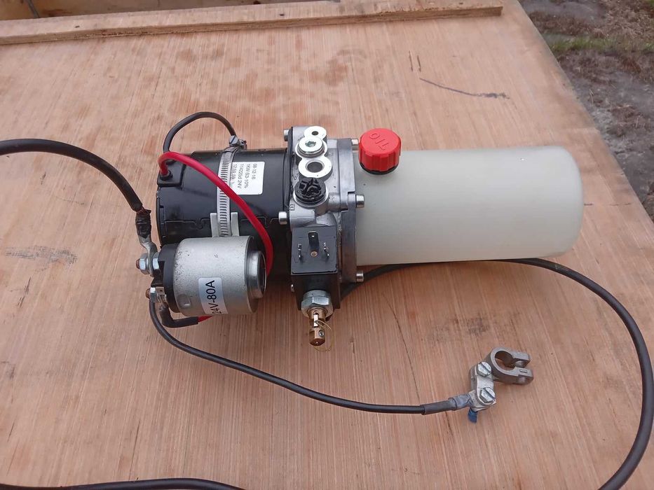 Agregat pompa hydrauliczna 24V  1 kW zbiornik na olej 1,5L