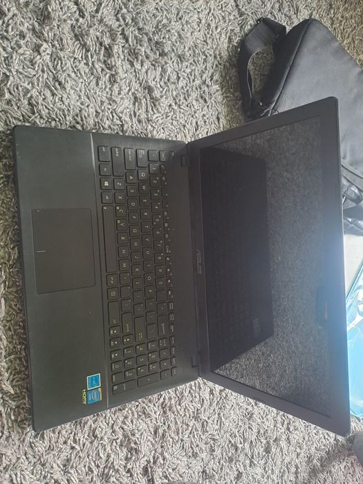 Laptopy asus i dell