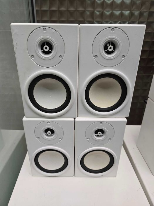 Conjunto de Colunas Hi-Fi Brancas