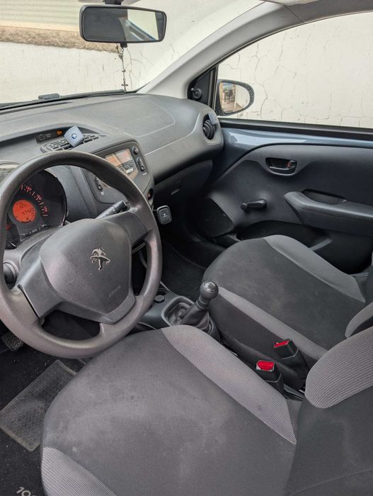 Peugeot 108 em excelente estado