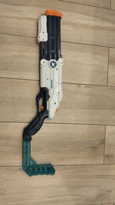 Nerf X-shot pistolet