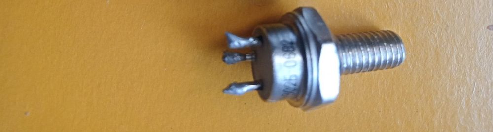 Транзистор КП902Б 1982 год