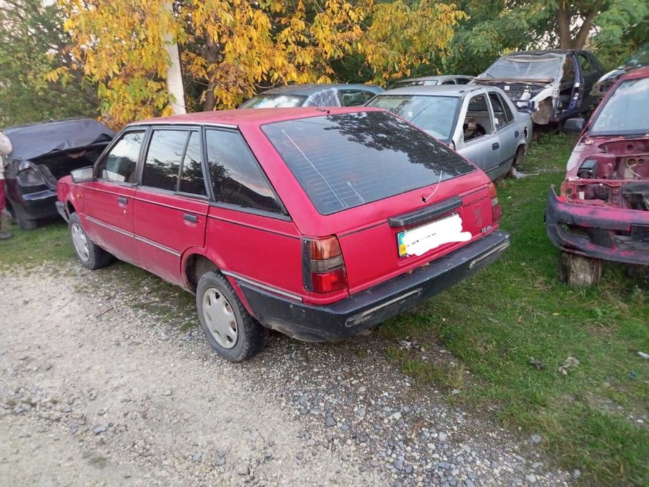 Кузов  запчастини NISSAN sunny B11 по кусочкам