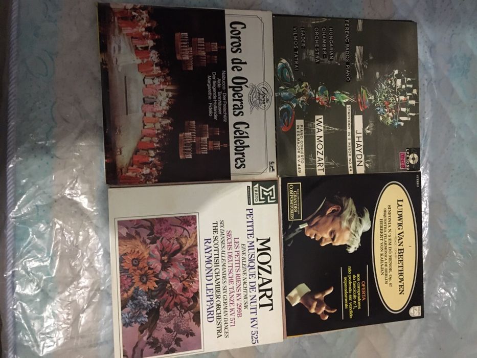Discos de vinil em excelente estado.