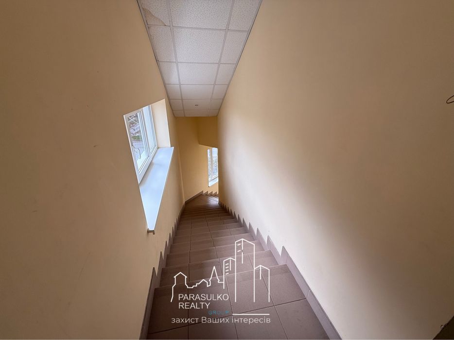 Продам окремо збудовану 3-и поверхову будівлю