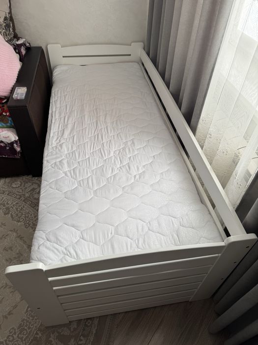 Ліжко дитяче деревʼяне 200х80