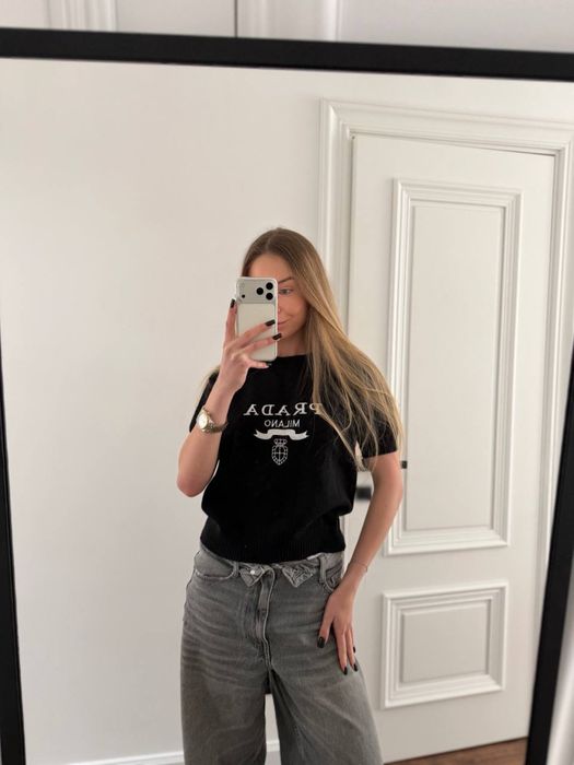 Футболка в стилі Прада